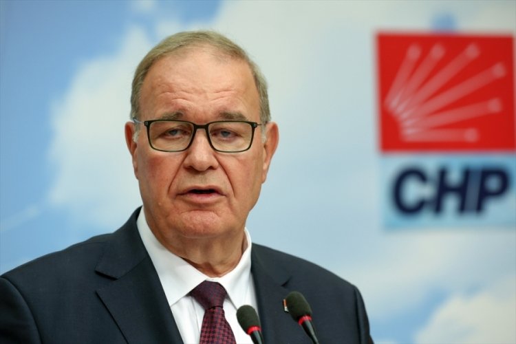 Faik &Ouml;ztrak, &Ouml;zg&uuml;r &Ouml;zel'in MYK kararını değerlendirdi