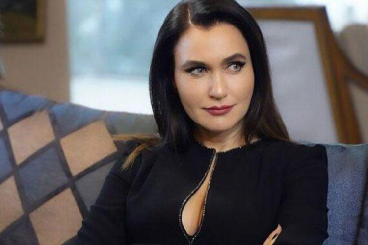 Şevval Sam'a L&uuml;bnan'dan &ouml;d&uuml;l