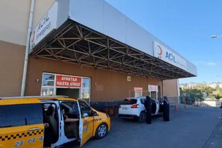 Diyarbakır'da 3 yaşındaki &ccedil;ocuk otomobilin altında kaldı!