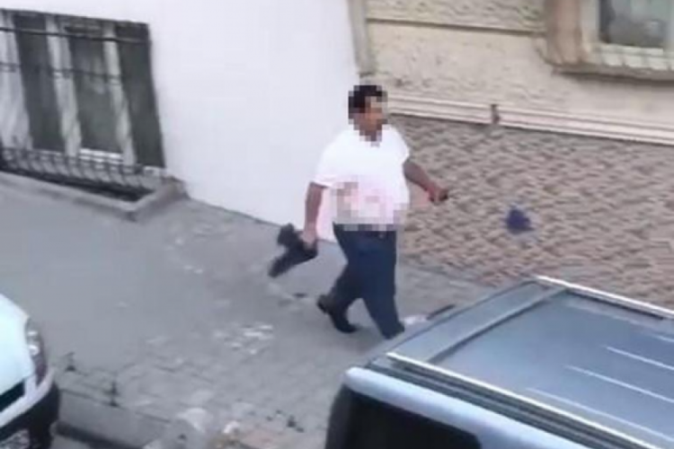 İstanbul'da tartıştığı eşini bı&ccedil;aklayarak &ouml;ld&uuml;rd&uuml;!