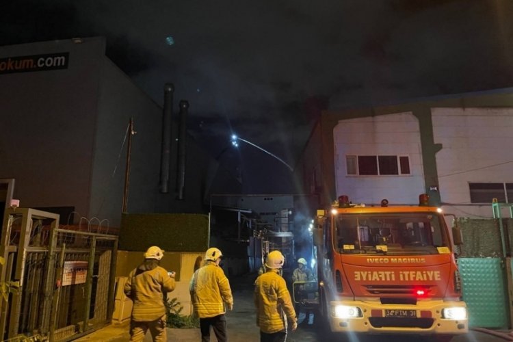 İstanbul'da fabrika yangını!