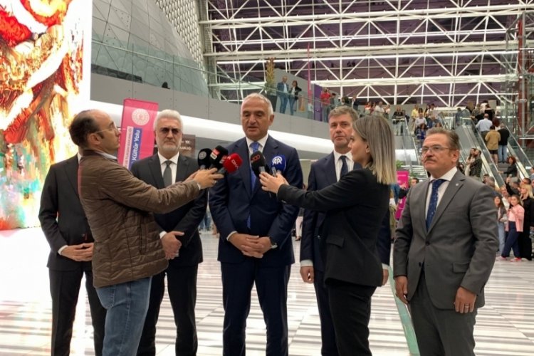 Bakan Ersoy, Tamer Karadağlı ve Tan Sağt&uuml;rk ile bir araya geldi