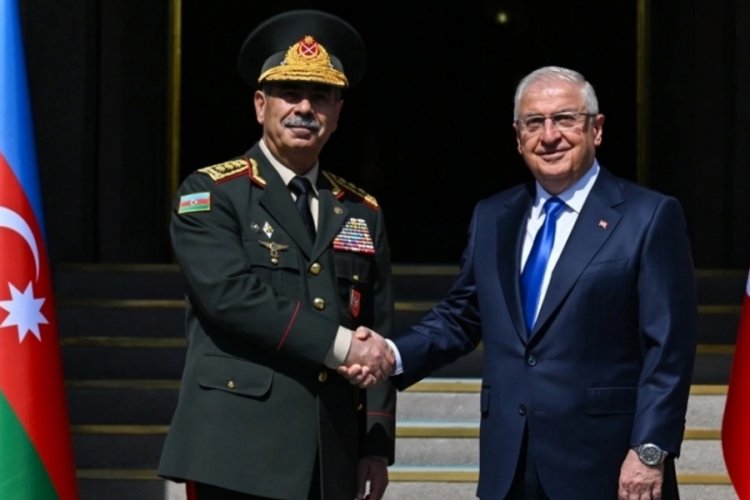 Milli Savunma Bakanı G&uuml;ler Azerbaycanlı mevkidaşıyla telefonda g&ouml;r&uuml;şt&uuml;