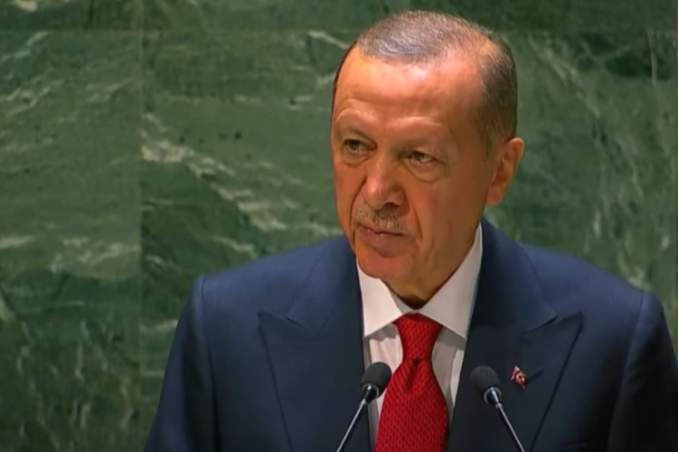 Cumhurbaşkanı Erdoğan: K&uuml;resel hırslar nedeniyle ter&ouml;re g&ouml;z yumanlar var