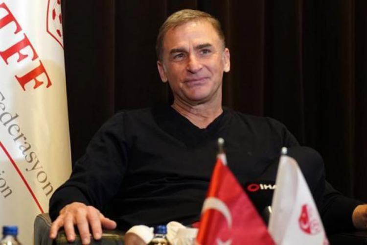 Stefan Kuntz, B&uuml;y&uuml;kekşi ile g&ouml;r&uuml;şmek i&ccedil;in İstanbul'da