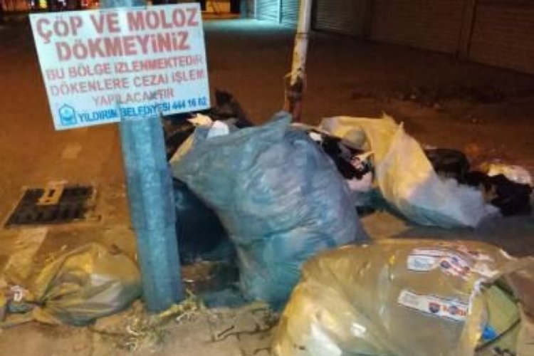 Bursa'da sokaklarda &ccedil;&ouml;p yığını oluştu!
