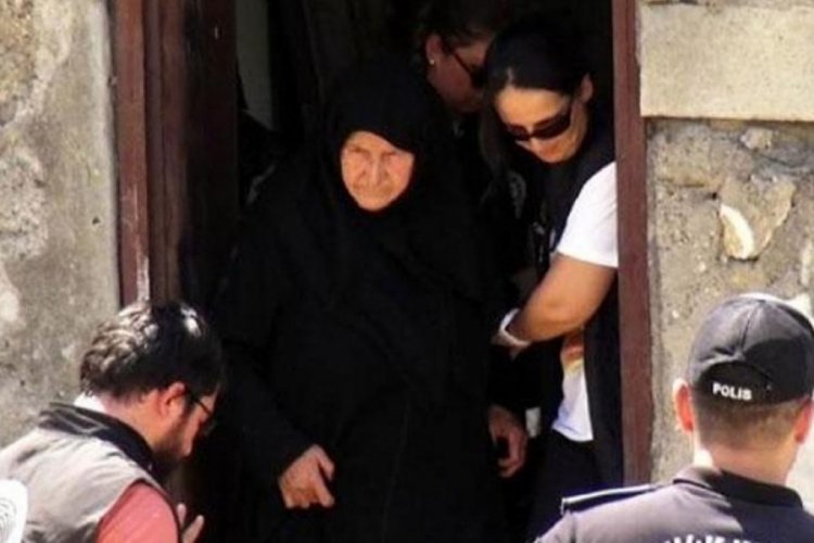 Eşini ve kızını &ouml;ld&uuml;r&uuml;p, bah&ccedil;eye g&ouml;md&uuml;! Mahkemeden karar: Tahliye edildi