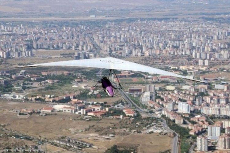 U&ccedil;aklar havada &ccedil;arpıştı! Bursalı pilot yaşamını yitirdi