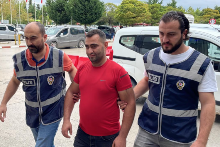 Samsun'da ka&ccedil;ak akaryakıt operasyonu: 100 bin litre ka&ccedil;ak akaryakıt ele ge&ccedil;irildi