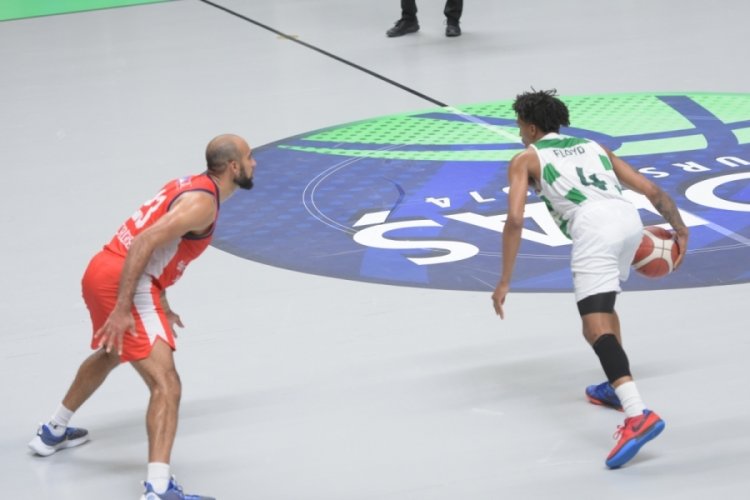 Bursaspor İnfo Yatırım-Bah&ccedil;eşehir'e 82-78 yenildi
