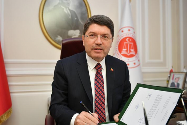 Bakan Tun&ccedil; avukatlar i&ccedil;in m&uuml;jdeyi duyurdu!