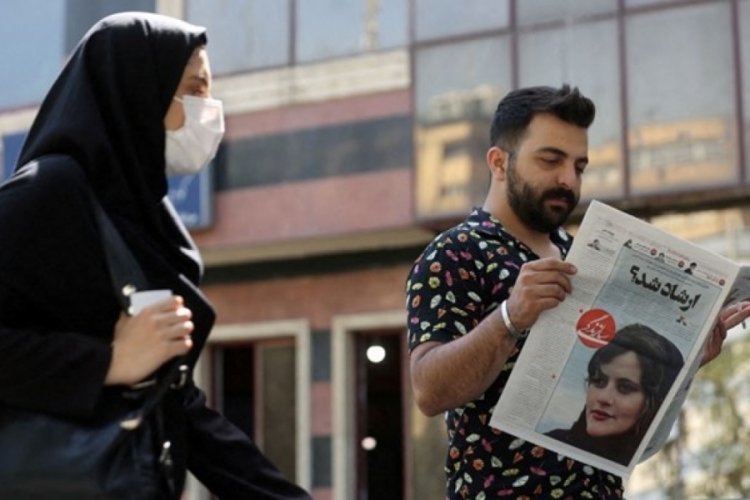 İran'da &ouml;rt&uuml;nme yasası meclisten ge&ccedil;ti! 10 yıla kadar hapis...