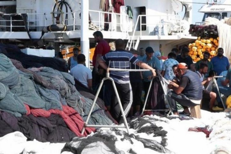 İstanbul'daki hamsi gerginliği s&uuml;r&uuml;yor