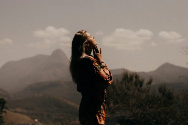 İsteklerinizi ger&ccedil;eğe nasıl d&ouml;n&uuml;şt&uuml;rebilirsiniz? Manifesting nedir? Nasıl manifest yapılır?