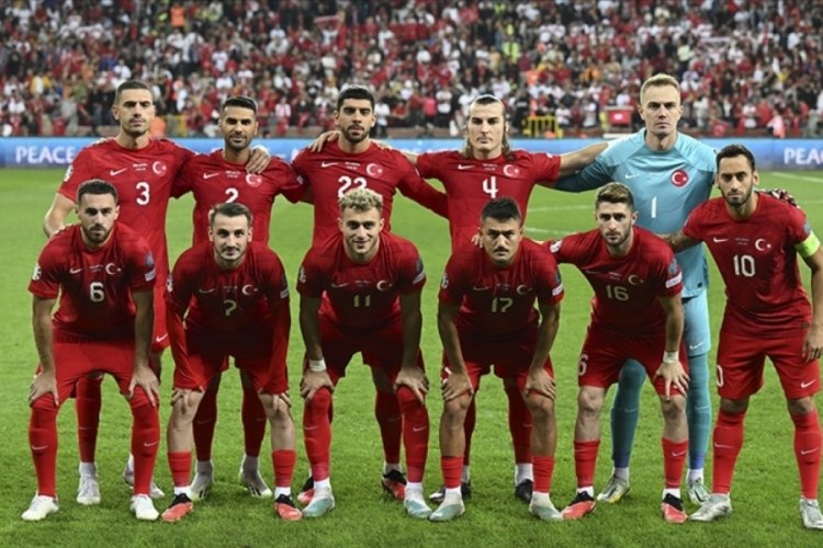 T&uuml;rkiye, FIFA d&uuml;nya sıralamasında 42. sıraya d&uuml;şt&uuml;