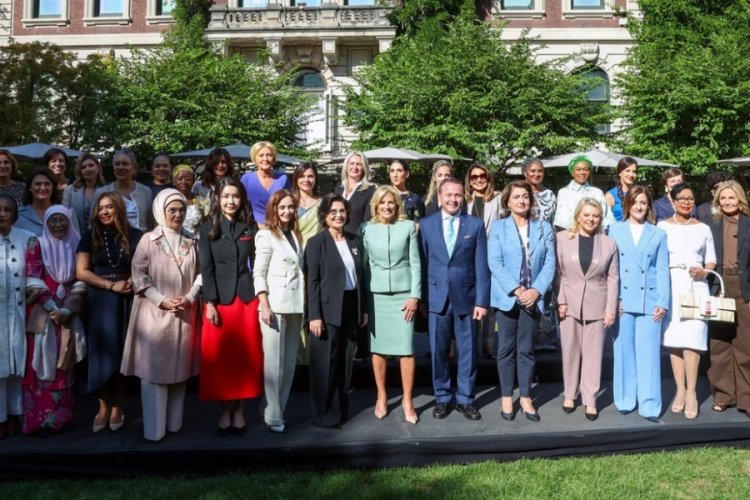 Emine Erdoğan, Jill Biden'ın ev sahipliğinde lider eşleri ile bir araya geldi