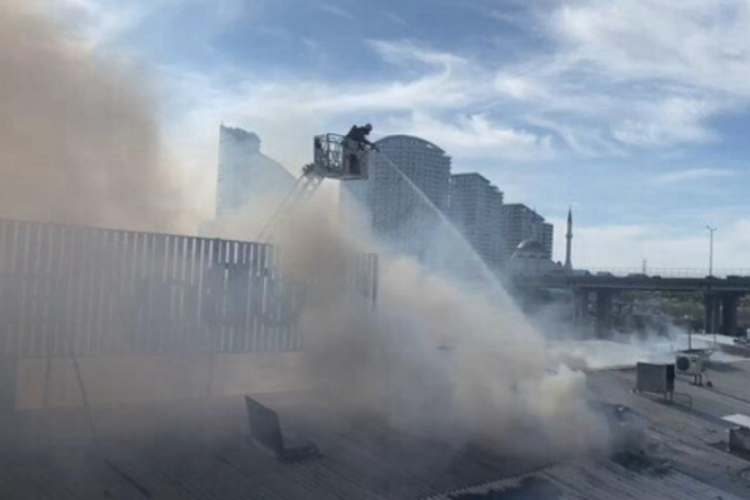 İstanbul'da bir işyerinde yangın &ccedil;ıktı!