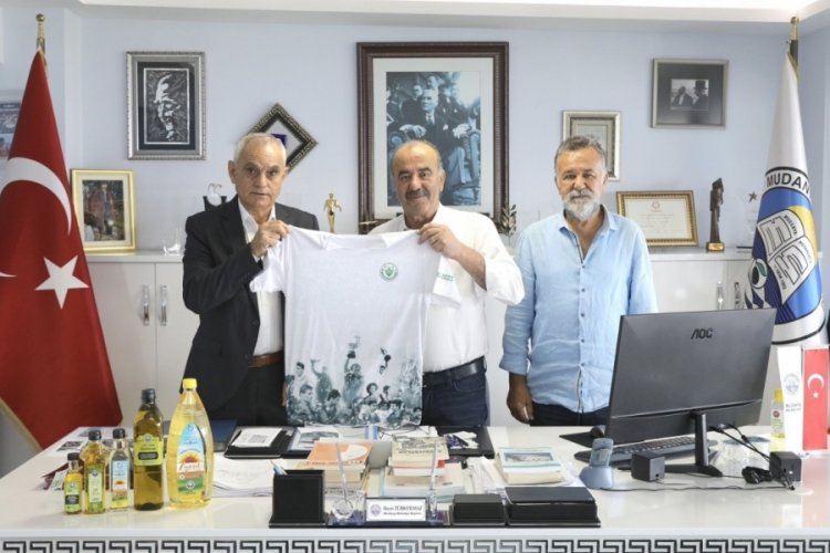 Bursaspor Başkanı G&uuml;nay, Mudanya Belediye Başkanı T&uuml;rkyılmaz'ı ziyaret etti