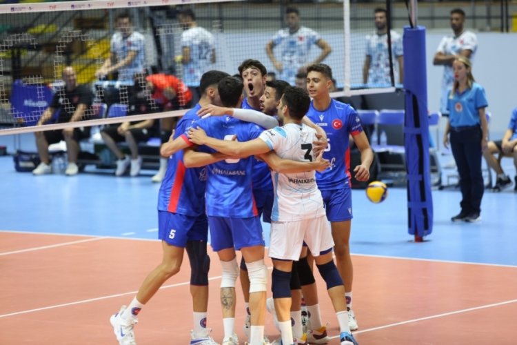 TSYD Bursa Voleybol Turnuvası'nda Alanya Belediyespor Halkbank'ı ge&ccedil;ti
