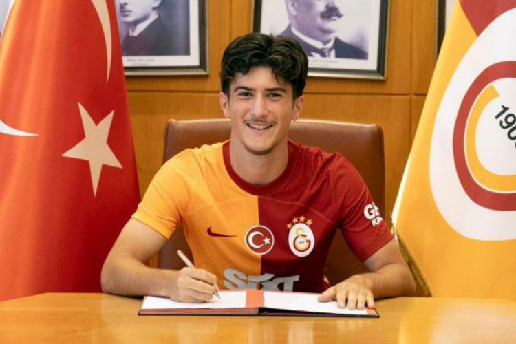 Galatasaray, G&ouml;kdeniz G&uuml;rp&uuml;z'&uuml; transfer etti