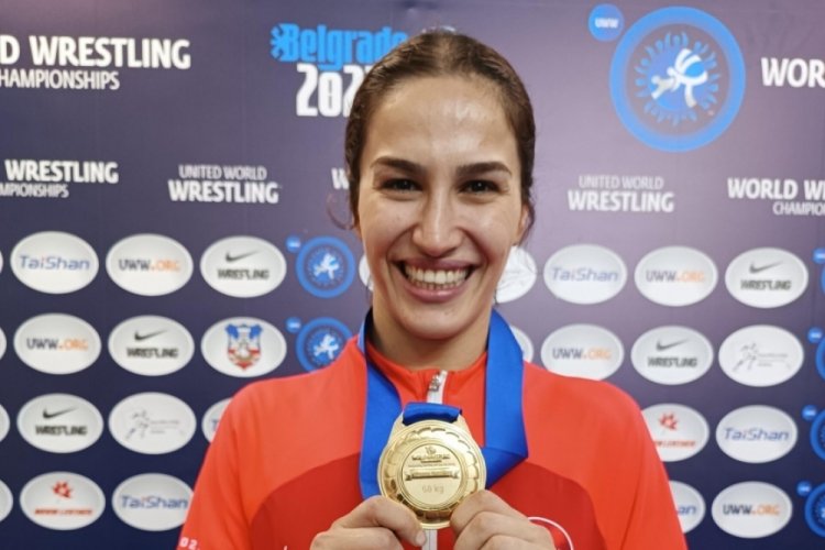 D&uuml;nya şampiyonu &Ccedil;avuşoğlu: İnşallah olimpiyatlarda da &uuml;lkeme altın madalya kazandırırım