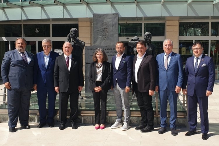 ABD'nin Başkonsolosu Julie A. Eadeh,  Bursa Gazeteciler Cemiyeti'ni ziyaret etti