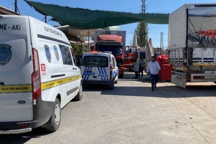 Konya'da kapısına tutunup gitmek istediği kamyonun altında kaldı