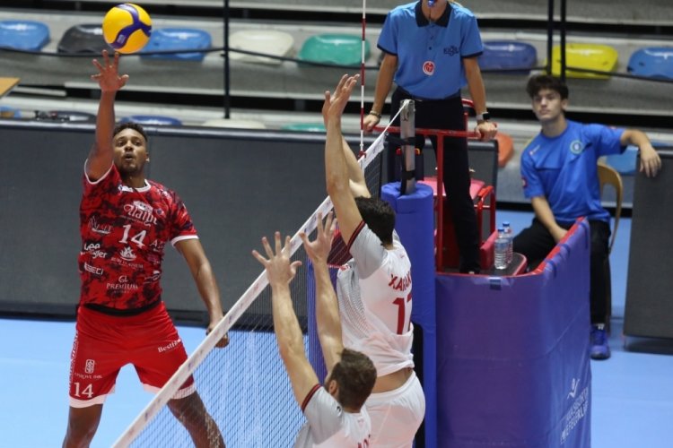 Spor Toto TSYD Bursa Voleybol Turnuvası'nda Alanya Belediyespor'u ge&ccedil;ti