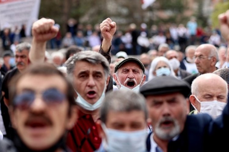 Emekli maaşları a&ccedil;lık sınırının altında! Emekliler ise isyanda: İnsanca yaşamak istiyoruz