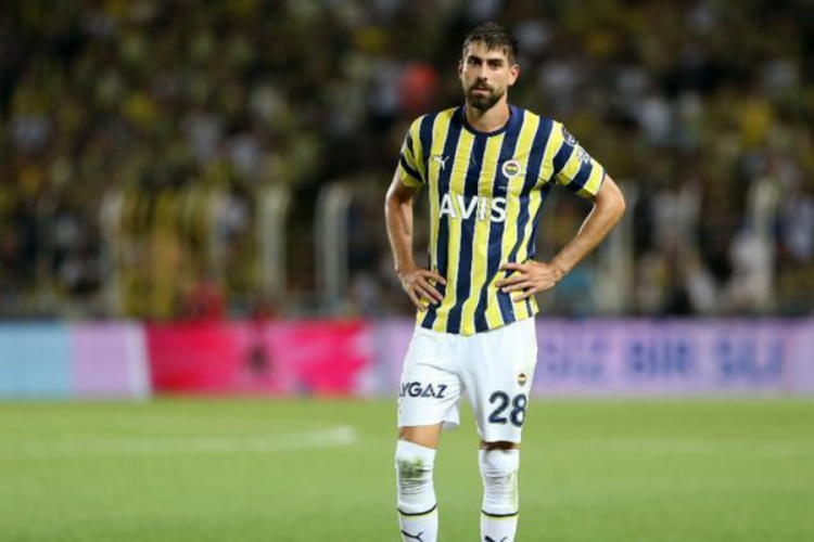 Fenerbah&ccedil;e'de Peres ve Lincoln liste dışı!