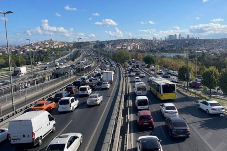 Trafiğe kayıtlı ara&ccedil; sayısı 28 milyona yaklaştı