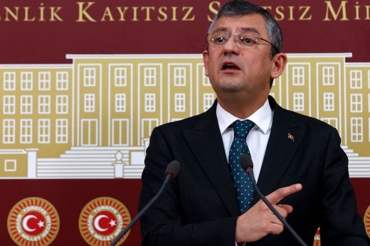 &Ouml;zg&uuml;r &Ouml;zel'den 'emanet&ccedil;i' &ccedil;ıkışı: CHP Genel Başkanı onun bunun emanet&ccedil;isi olmaz