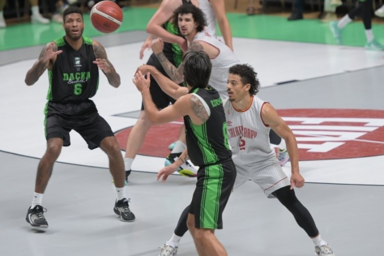 Dar&uuml;şşafaka Lassa, turnuvayı şampiyon tamamladı