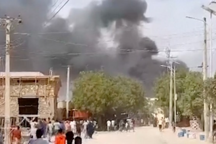 Somali'de bomba y&uuml;kl&uuml; kamyon patladı!