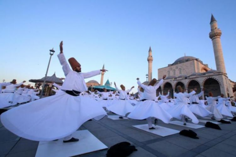 Konya'da Mevlana'nın doğum yıld&ouml;n&uuml;m&uuml; etkinlikleri başladı