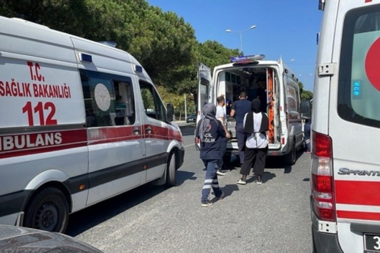 İstanbul'da 6 katlı iş merkezinde yangın paniği