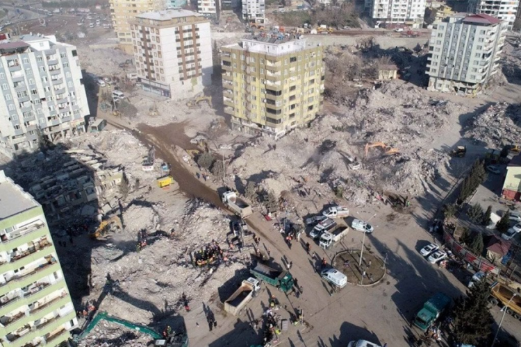 Bin 400 kişiye mezar olmuştu: Ebrar Sitesi m&uuml;ze yapılacak!