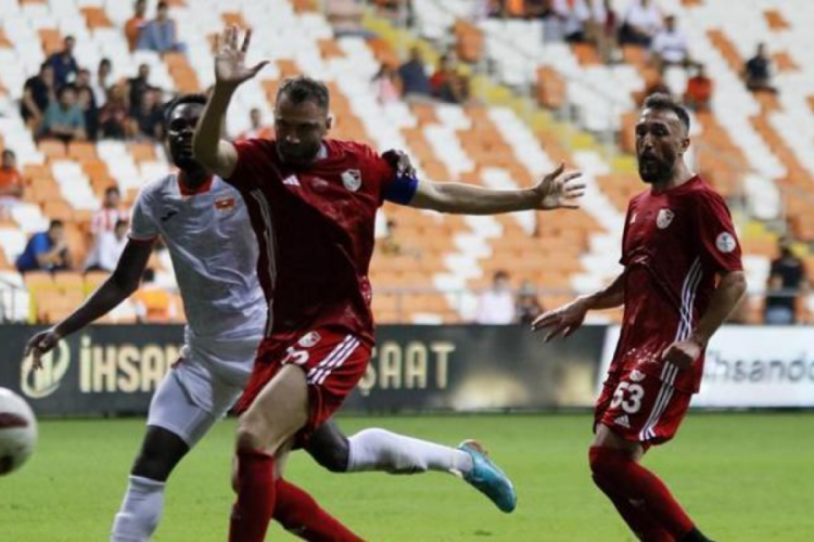 Adanaspor, Erzurumspor karşısında tek golle kazandı