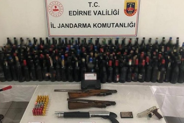 Edirne'de sahte i&ccedil;ki operasyonu!