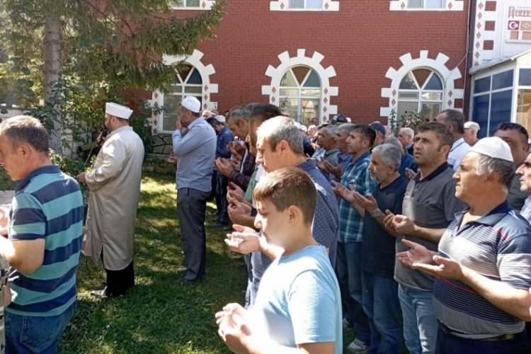 K&uuml;tahya'da vatandaşlar yağmur duasına &ccedil;ıktı