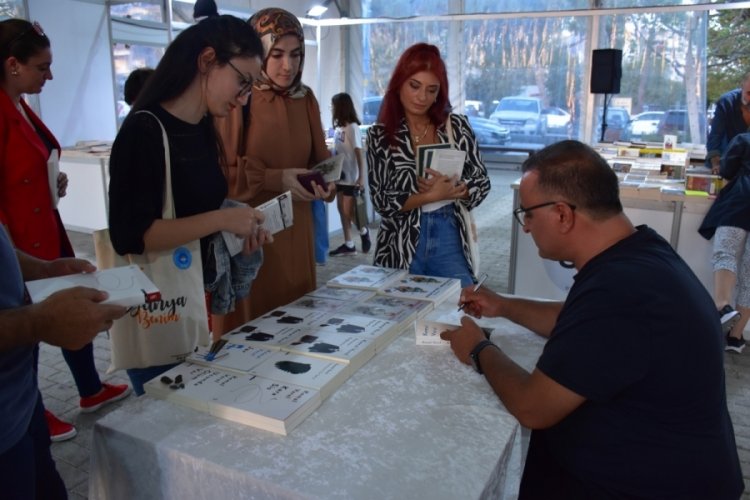 Gemlik Kitap Limanı'nda Kemal Varol edebiyatı konuşuldu