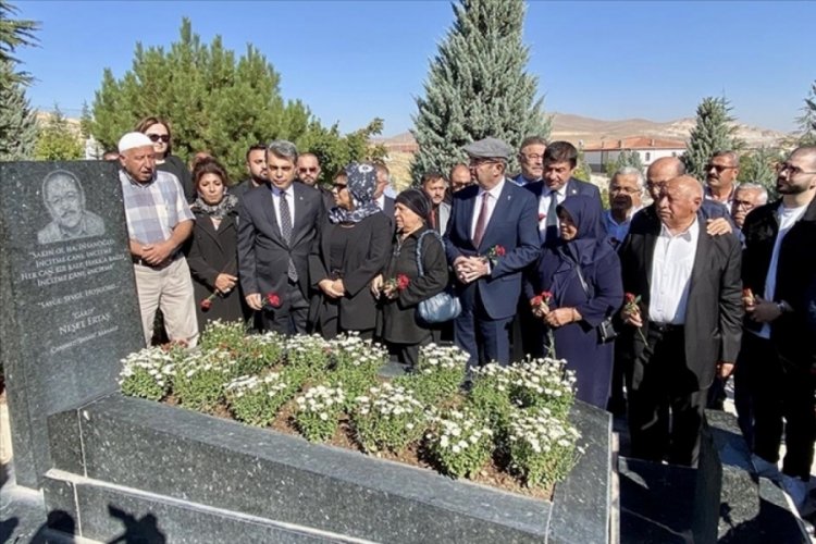 Neşet Ertaş, Kırşehir'de mezarı başında anıldı
