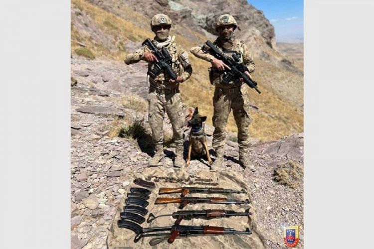 Van'ın Başkale il&ccedil;esinde ter&ouml;r sığınaklarında silah ve m&uuml;himmat ele ge&ccedil;irildi!