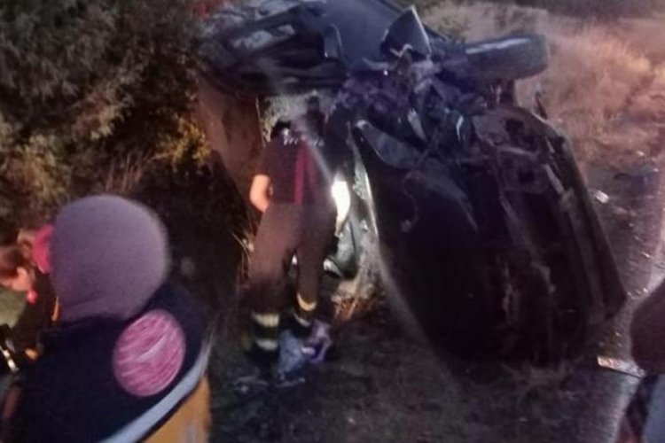 Edirne'de otomobil ile hafif ticari aracın karıştığı kazada 6 kişi yaralandı