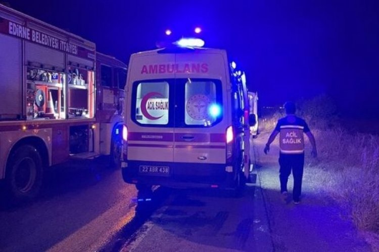 Edirne'de iki TIR &ccedil;arpıştı: 1 &ouml;l&uuml;