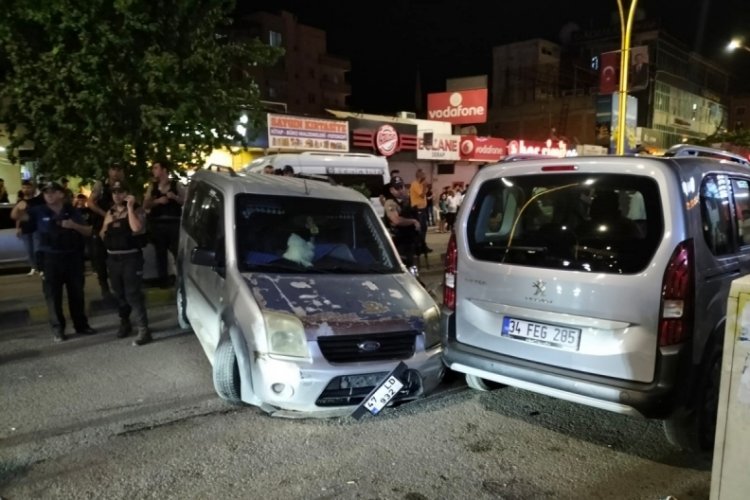 Şırnak'ta otomobil ile kamyonet kafa kafaya &ccedil;arpıştı! 5 yaralı