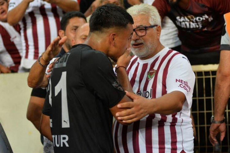 Oğuzhan Matur, galibiyeti babasına sarılarak kutladı