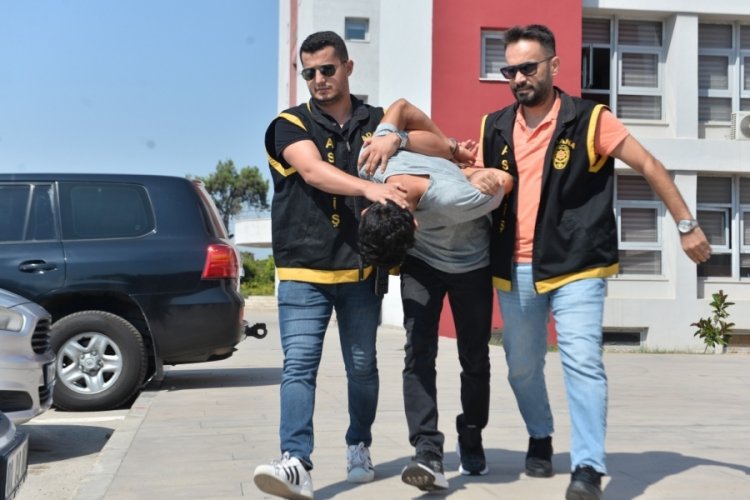 Adana'da kavgayı ayırmak isteyen kişi &ouml;ld&uuml;
