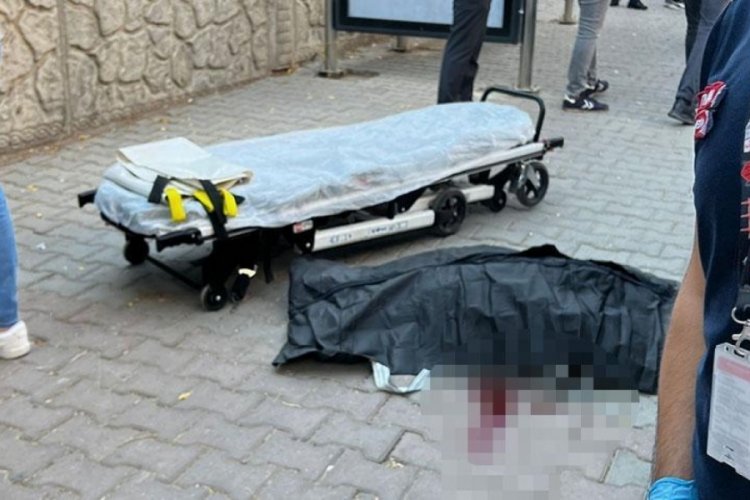 Eski kayınbiraderleri tarafından durakta &ouml;ld&uuml;r&uuml;ld&uuml;