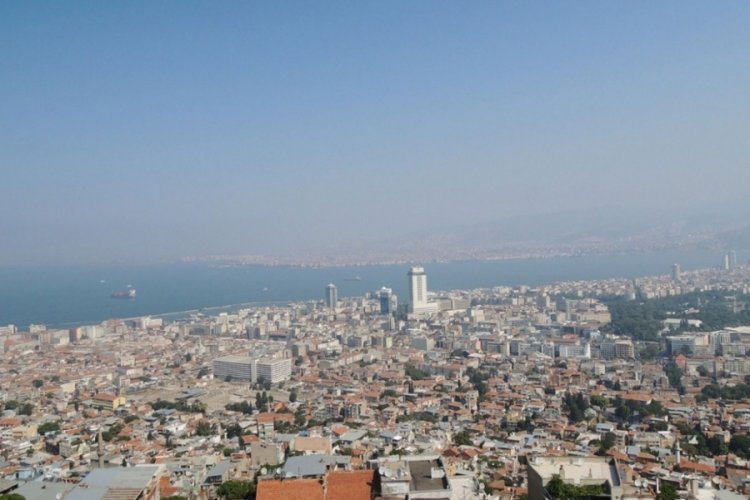 İzmir i&ccedil;in korkutan deprem a&ccedil;ıklaması